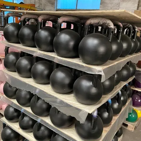 Farbige Wettkampf-Kettlebell für Krafttraining
