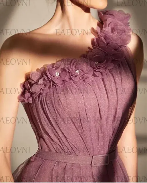 One-Shoulder-Ballkleid 3