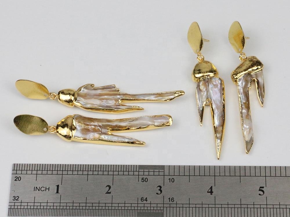 Unregelmäßige Perlen Ohrringe mit Goldrand 3