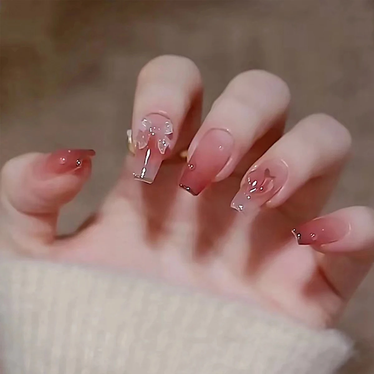 Trapezförmige Pressnägel Set mit Kleber
