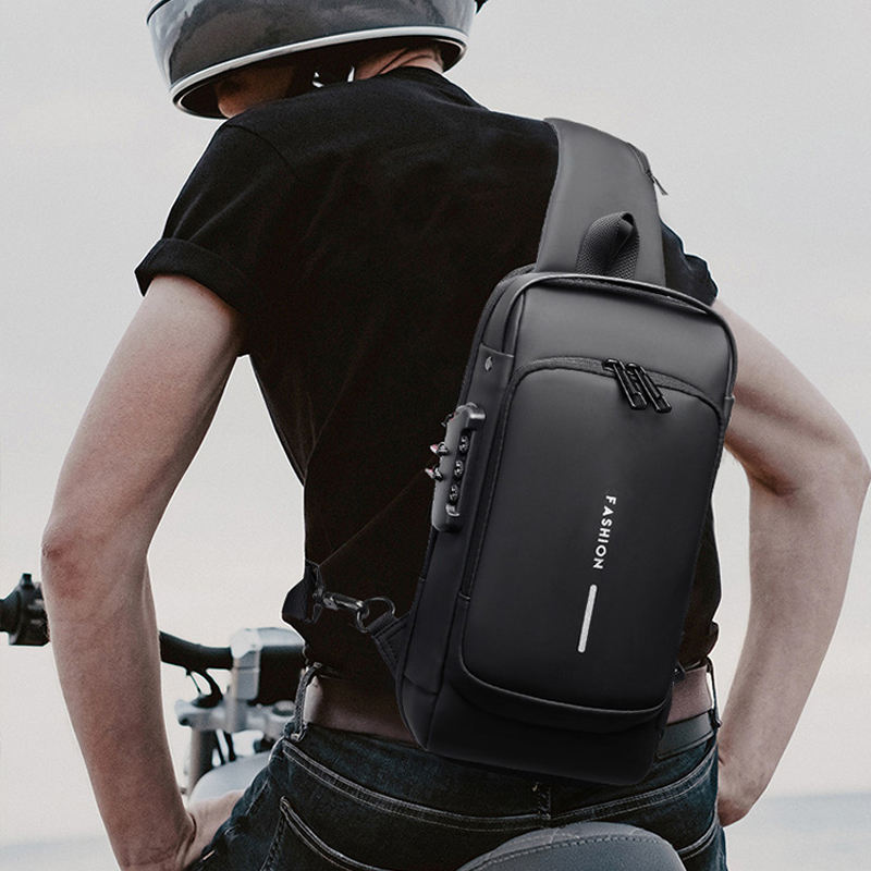 Anti-Diebstahl Herren-Brusttasche mit USB 2