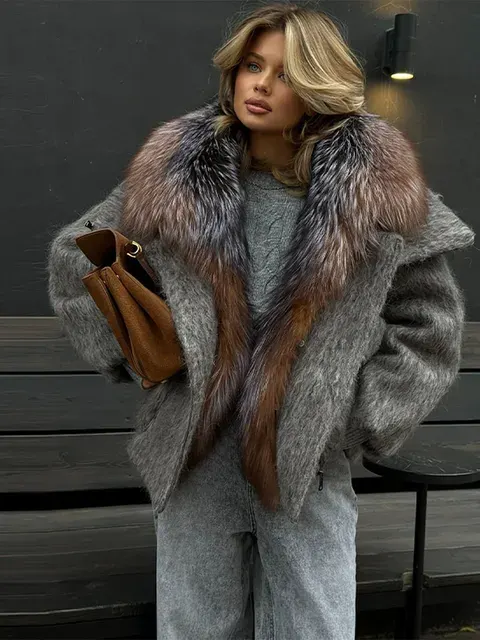 Vintage-Damenjacke mit Kunstfellkragen 2