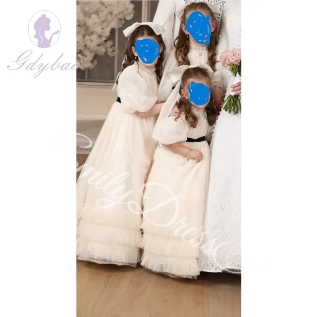 Plissiertes Blumenmädchenkleid 2