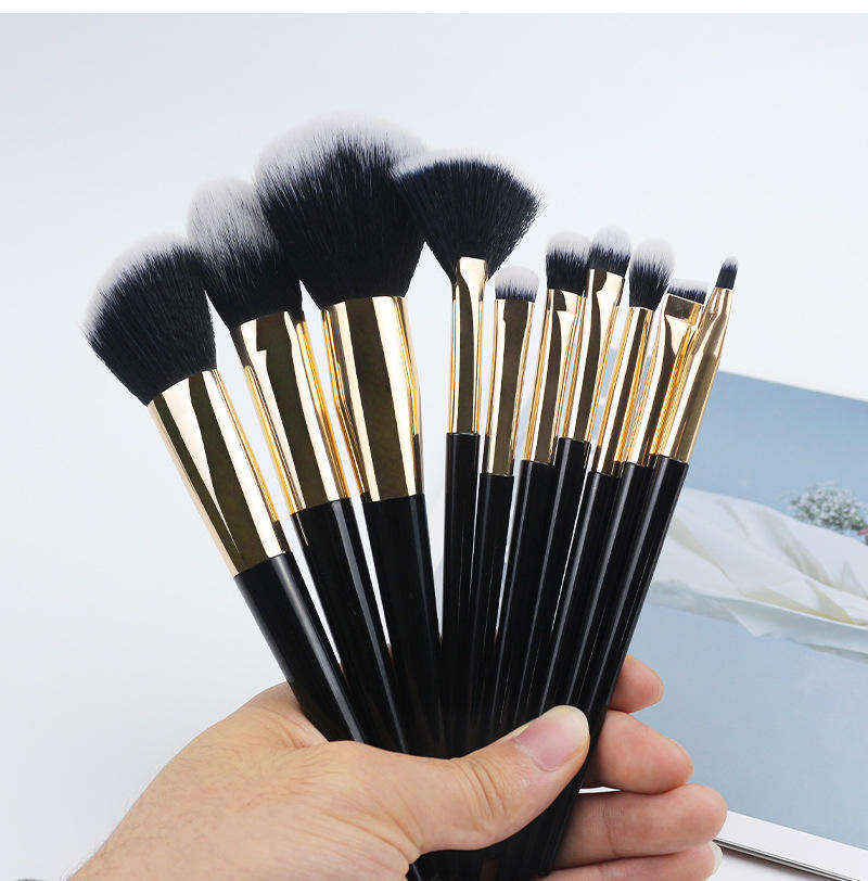 Öko-Make-up-Pinselset mit Holzgriff 4