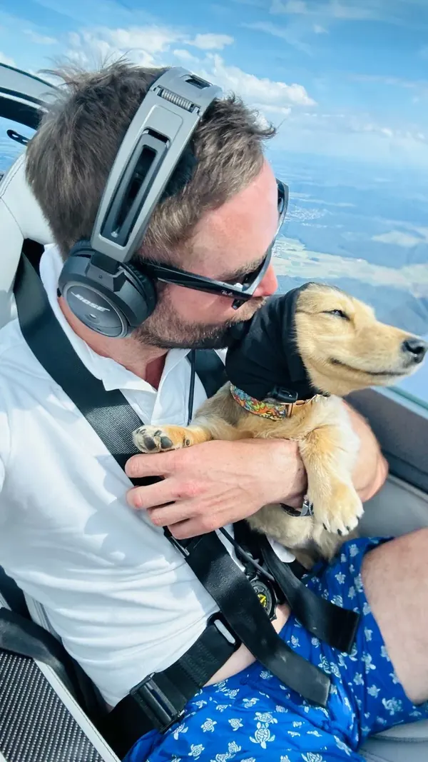 Sebastian und Rosi im Cockpit